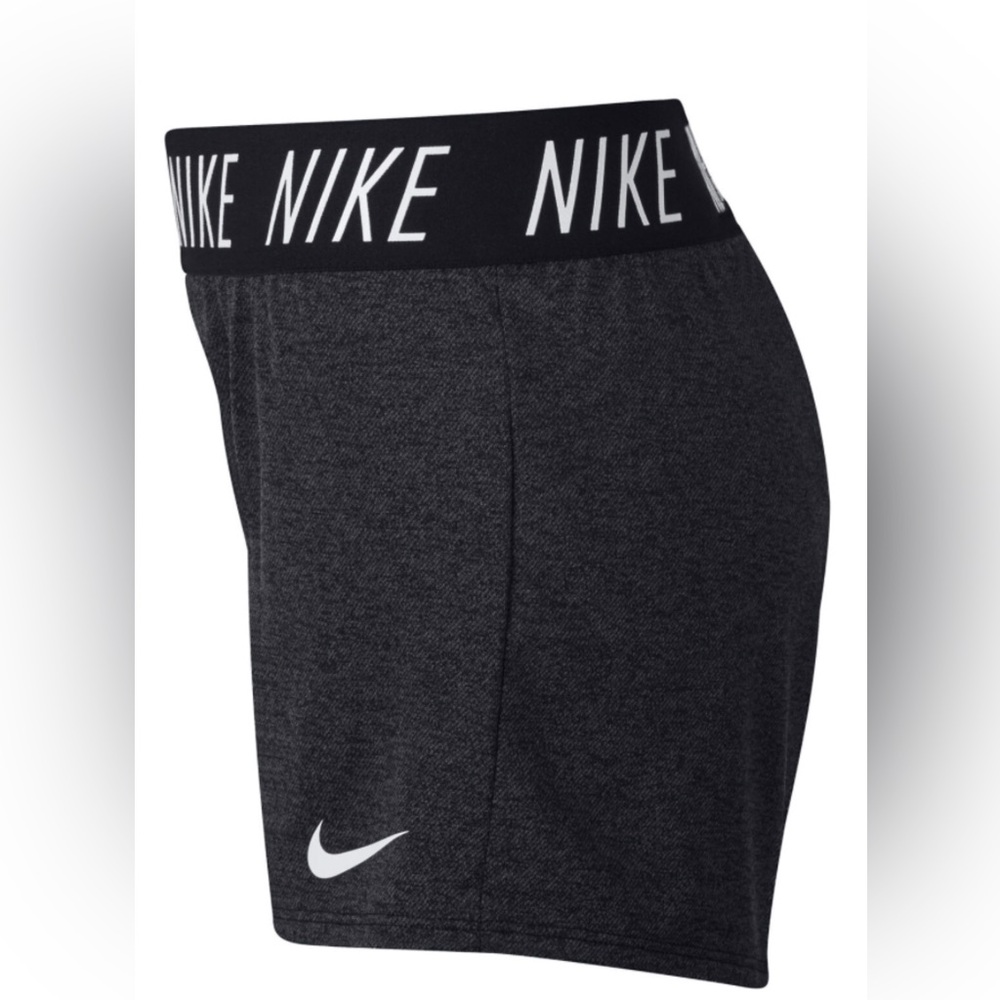 Nike Women's Dry Attack Training Heathered Shorts 918301 Color: Gray, Size: XS